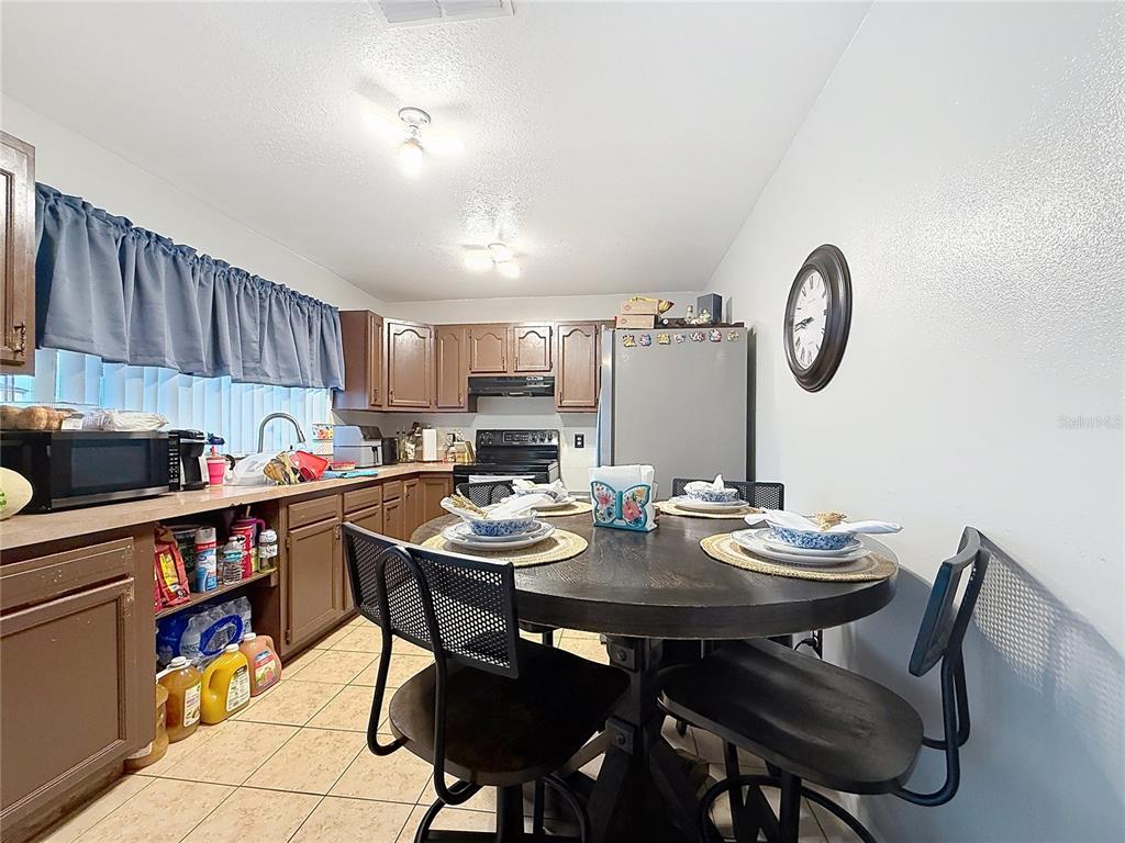 522 Imperial Place Kissimmee, FL 34758 - Photo 8 of 32