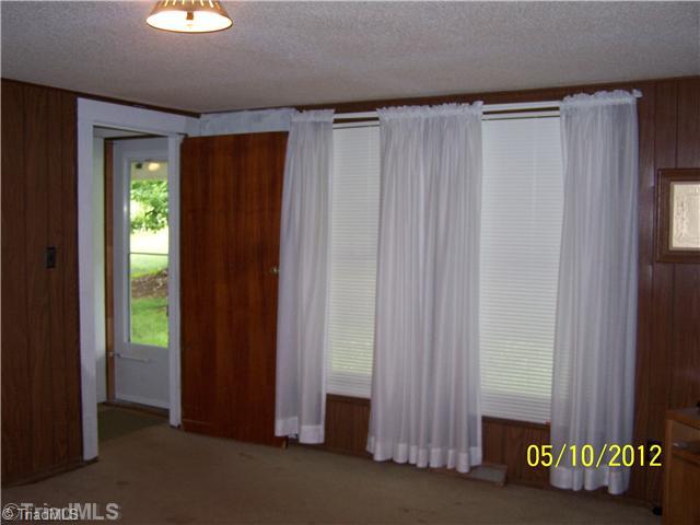 1828 Ray Wilson Road Sandy Ridge, NC 27046 - Photo 10 of 16 Living Room.