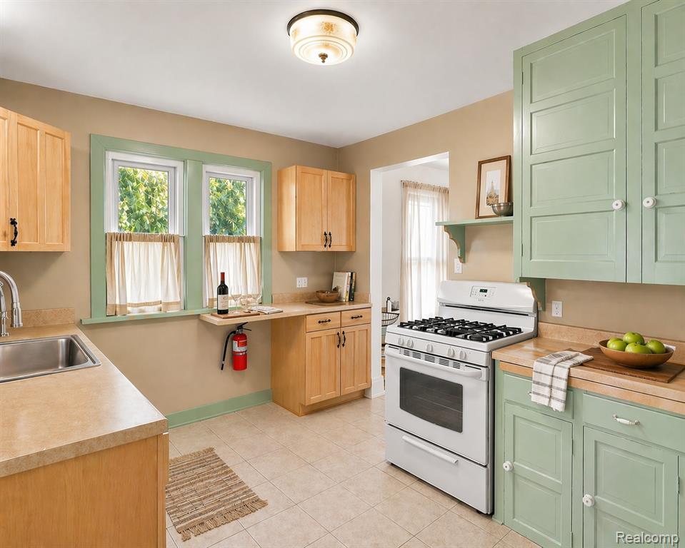 5815 Chicago Road Warren, MI 48092 - Photo 37 of 47