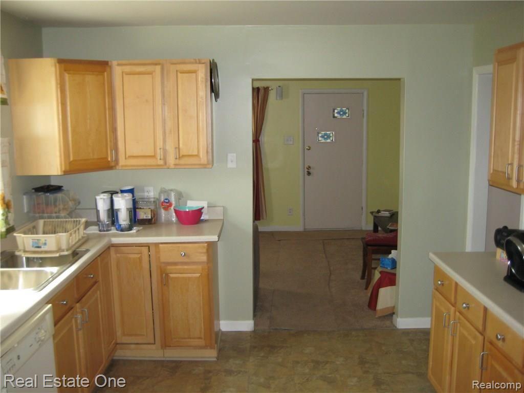 395 East Maple Road Troy, MI 48083 - Photo 11 of 22