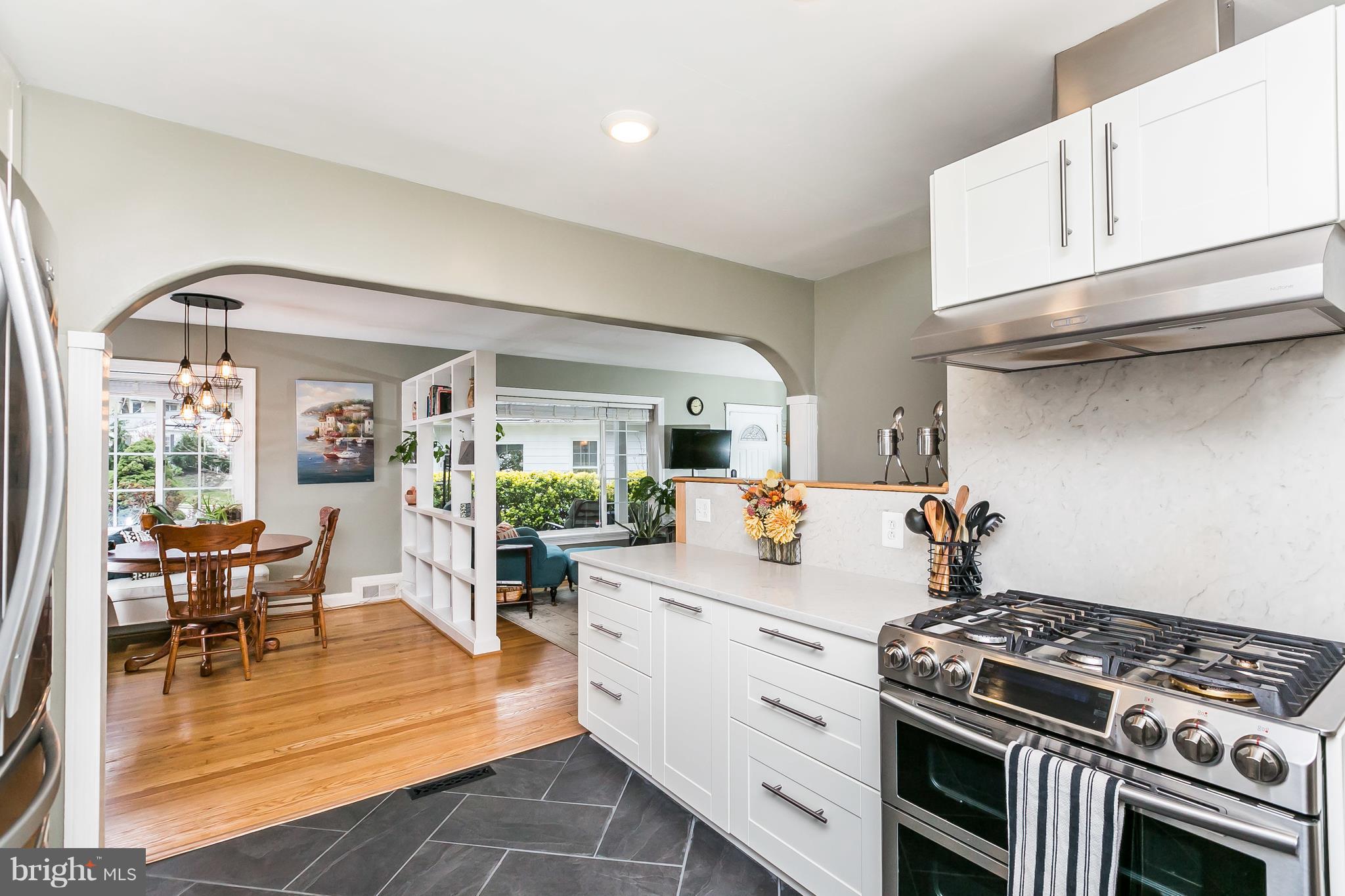 5714 Oakshire Road Baltimore, MD 21209 - Photo 11 of 30 Talk to your friends while you cook!