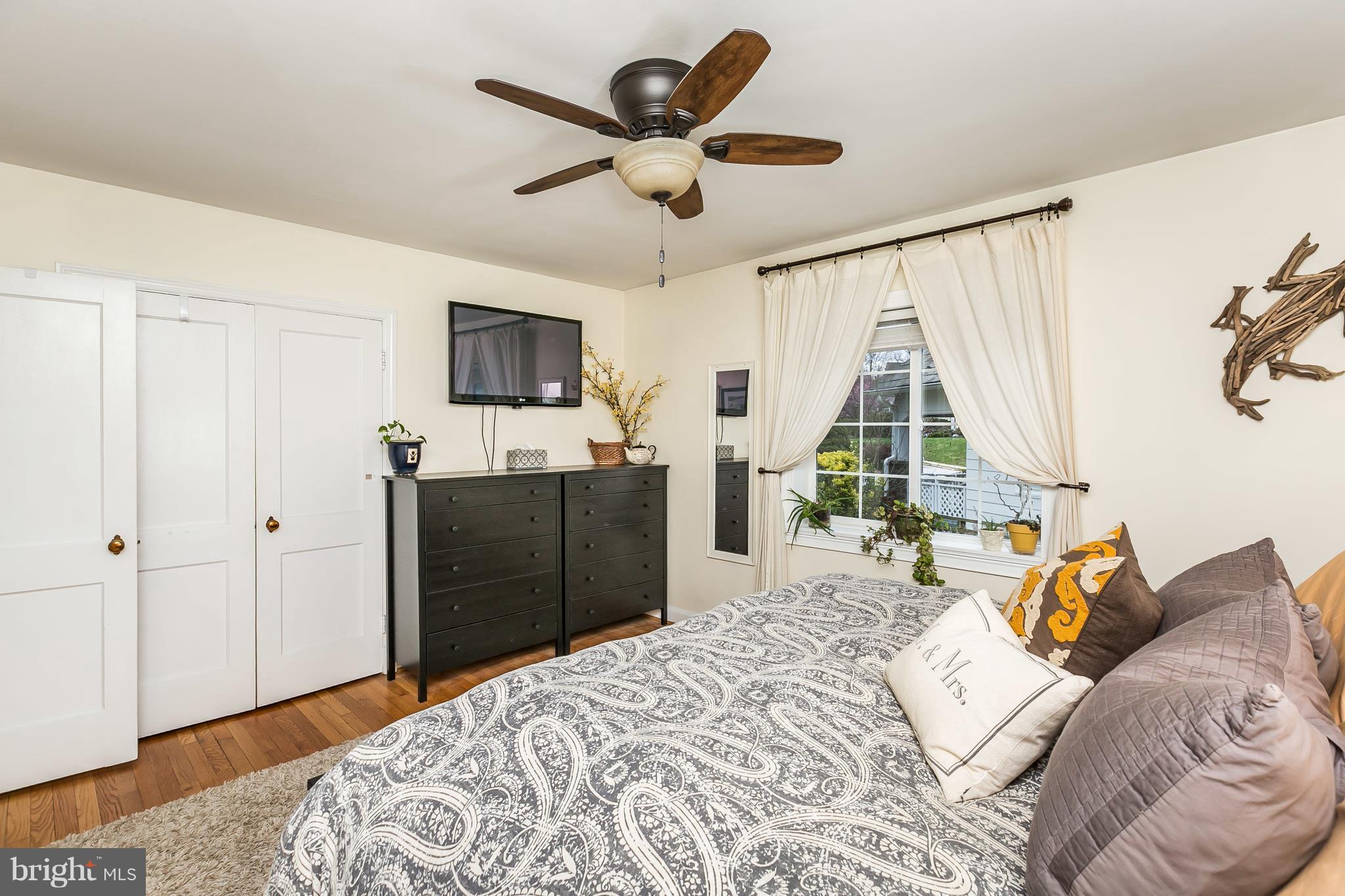 5714 Oakshire Road Baltimore, MD 21209 - Photo 18 of 30 Bedroom (Master)
