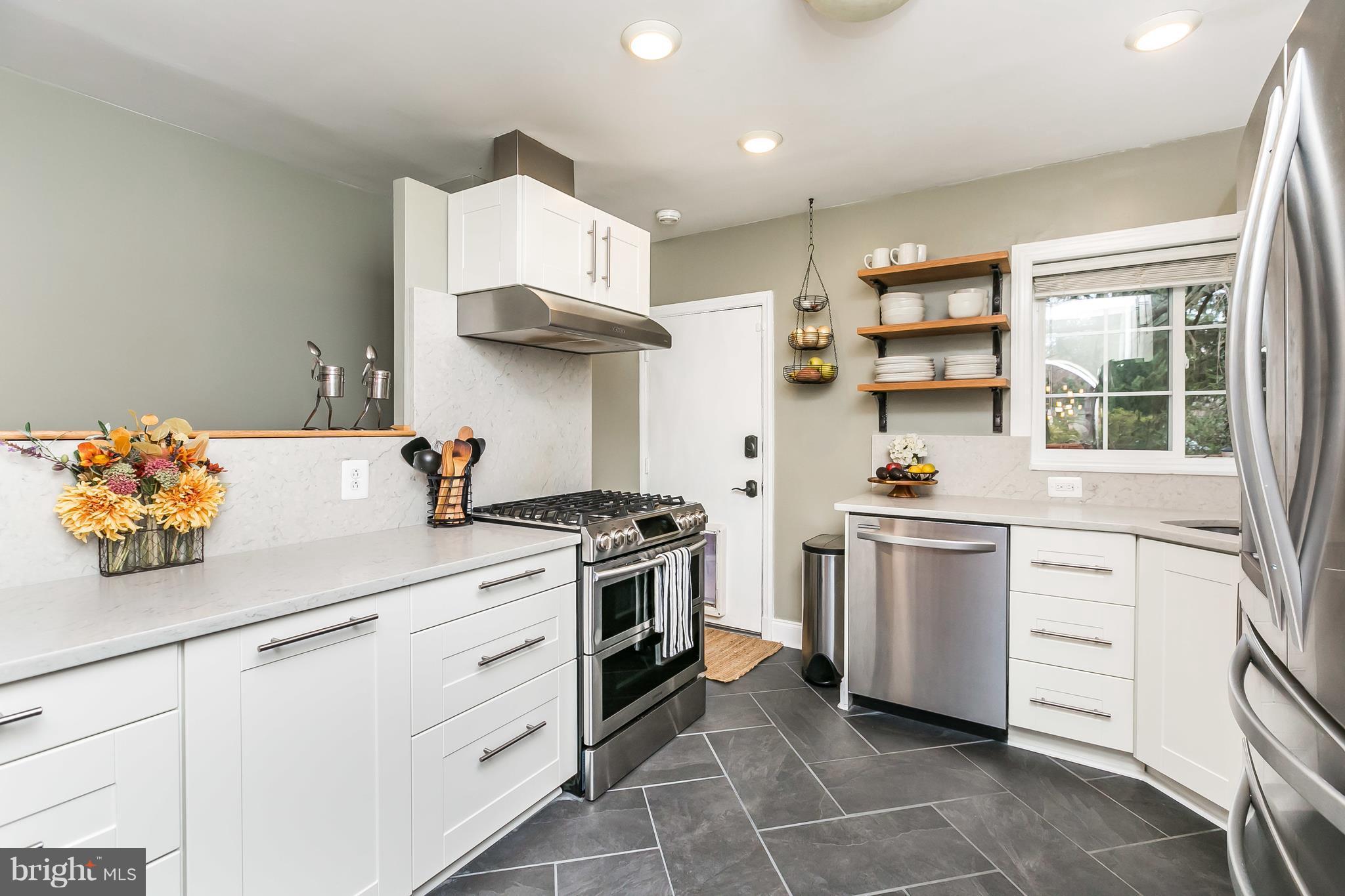 5714 Oakshire Road Baltimore, MD 21209 - Photo 9 of 30 Kitchen has been newly renovated!
