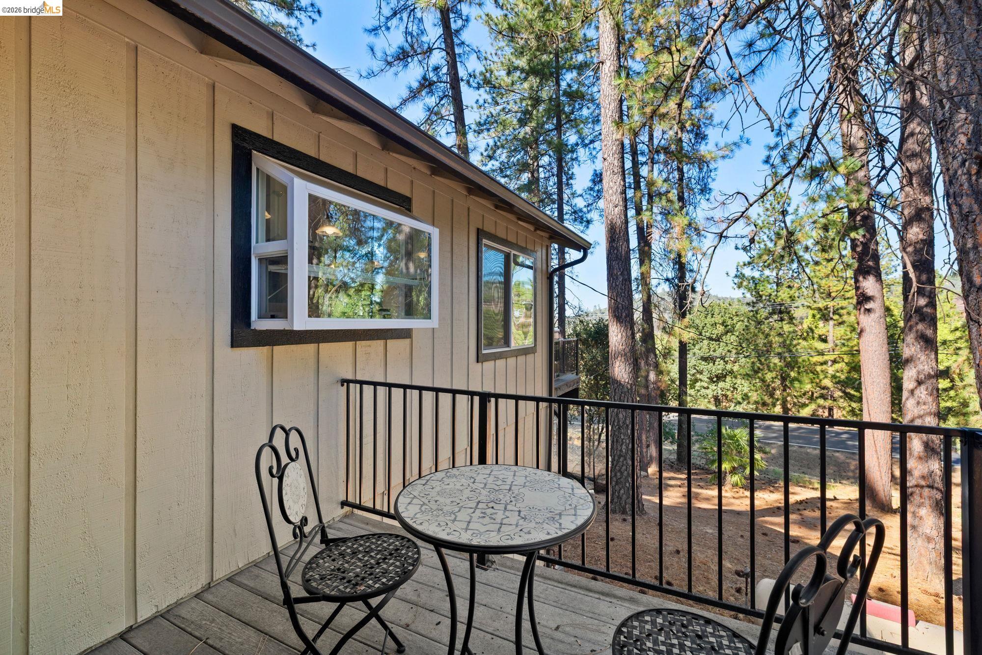 19369 Ferretti Road Groveland, CA 95321 - Photo 27 of 45 View of balcony