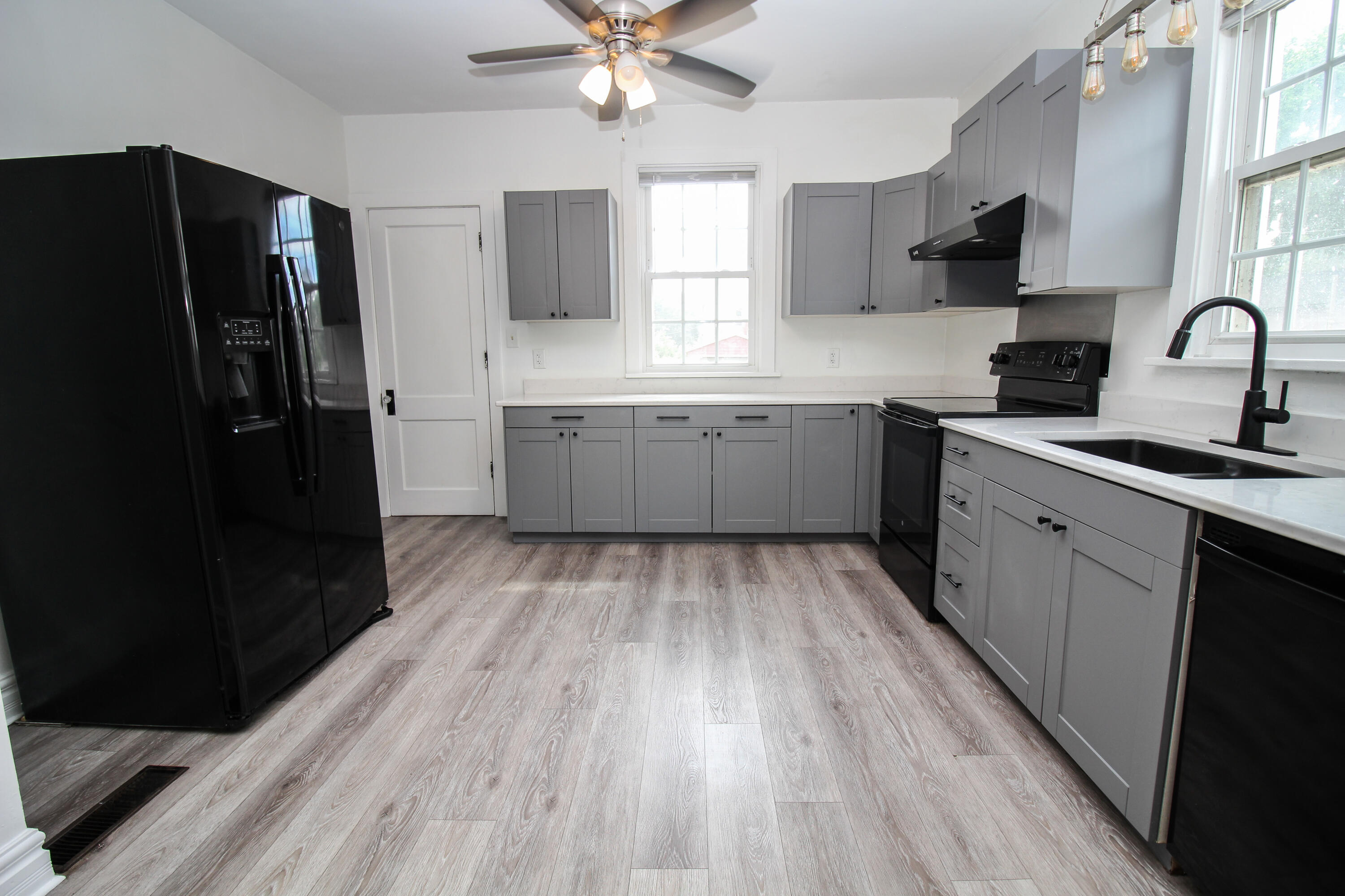 211 North Main Street Three Rivers, MI 49093 - Photo 6 of 56 N Main-52
