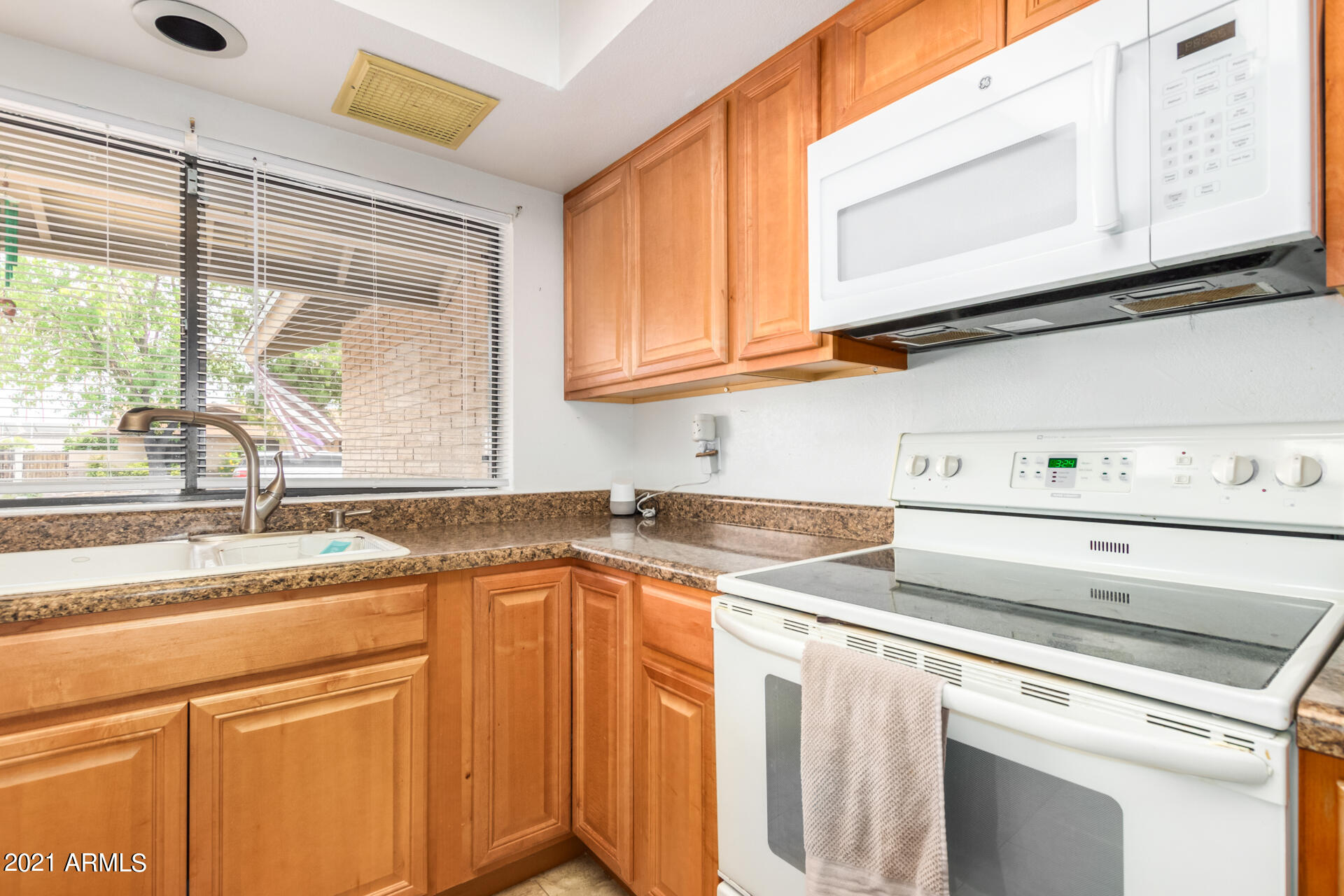 4330 East Hearn Road Phoenix, AZ 85032 - Photo 13 of 23 14-Hearn