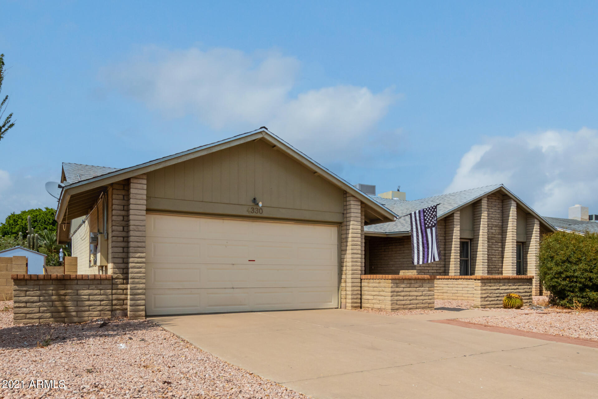 4330 East Hearn Road Phoenix, AZ 85032 - Photo 3 of 23 04-Hearn