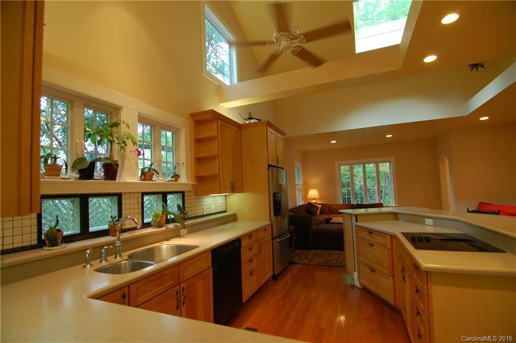 2110 Sharon Road Charlotte, NC 28207 - Photo 14 of 24 Gallery Image 14