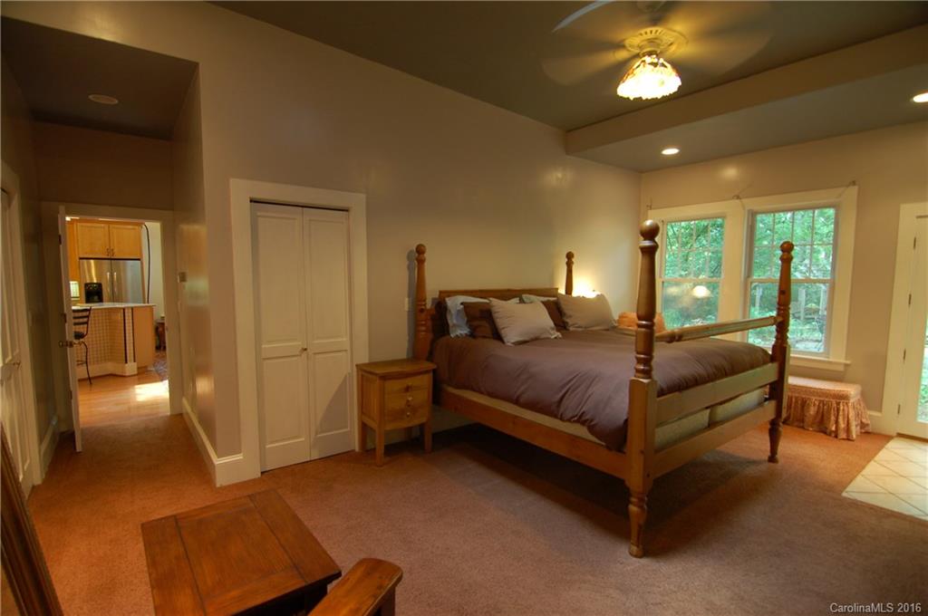 2110 Sharon Road Charlotte, NC 28207 - Photo 18 of 24 Gallery Image 18