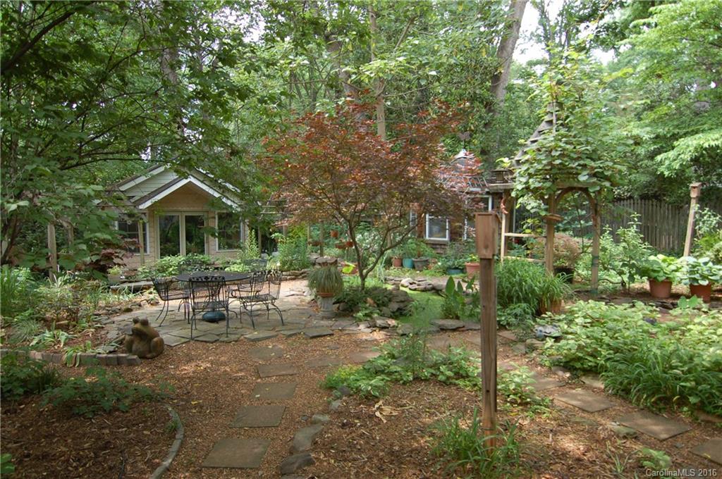 2110 Sharon Road Charlotte, NC 28207 - Photo 8 of 24 Gallery Image 8