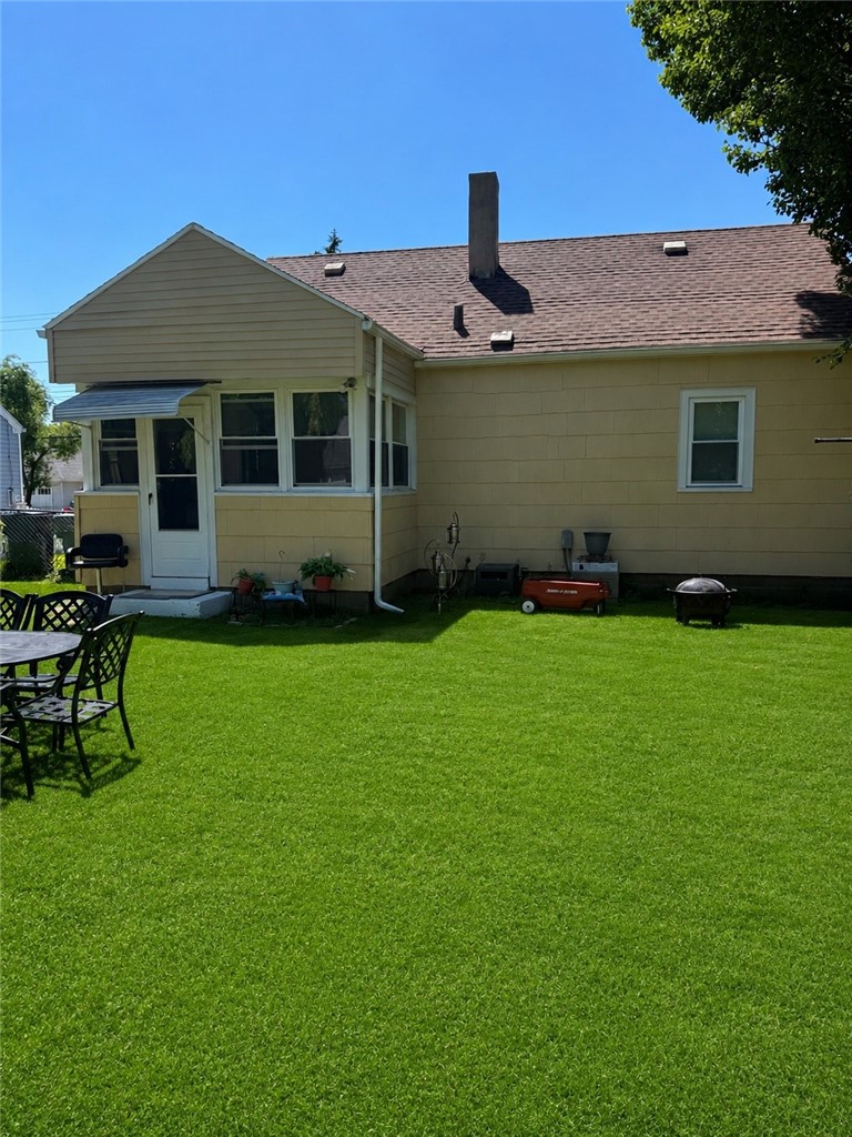 664 Carter Street Rochester, NY 14621 - Photo 2 of 21 javascript:ManageMediaJS.clickPermanent(6);