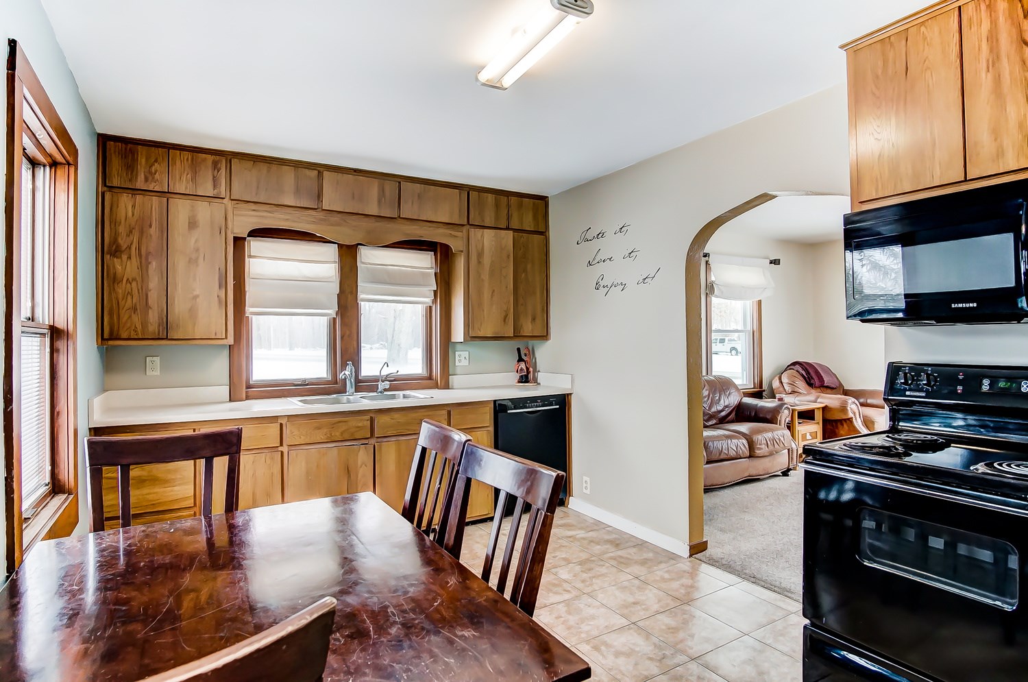 7008 Hosler Road Leo, IN 46765 - Photo 5 of 24