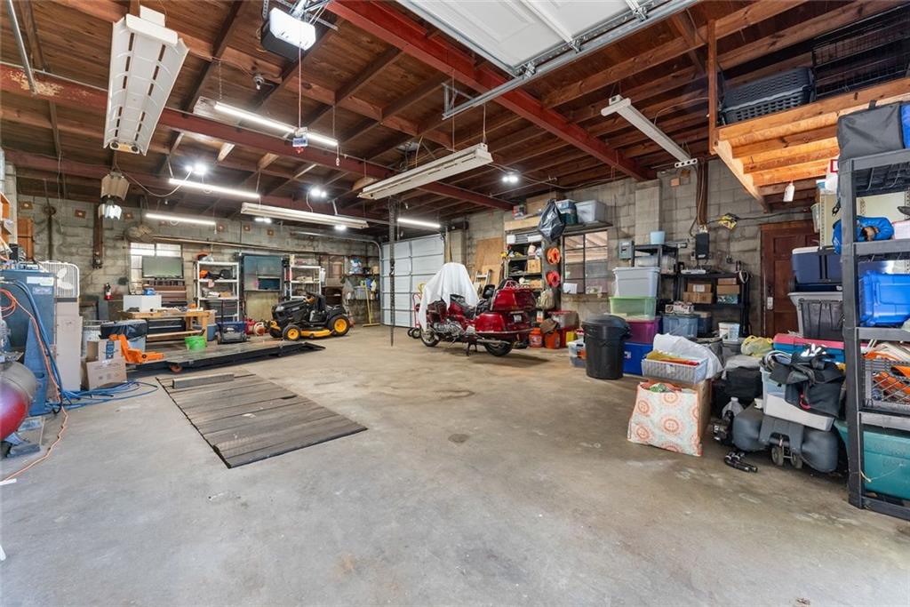 3089 Highway 17 Alternate Toccoa, GA 30577 - Photo 3 of 51 a view of parking garage with cars