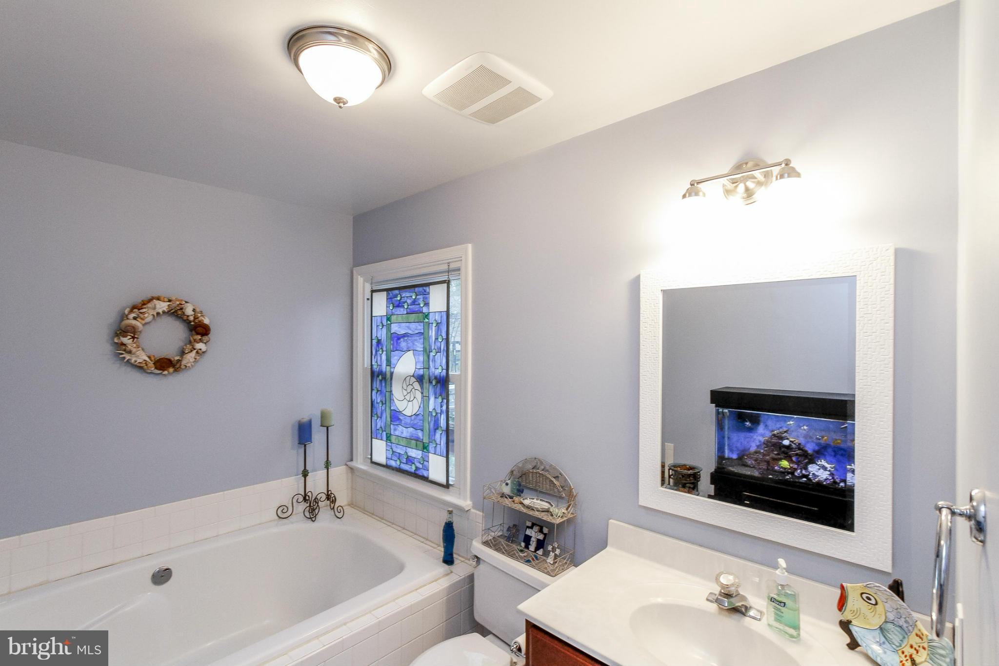 6054 Beverleys Mill Road Broad Run, VA 20137 - Photo 5 of 30 Bath