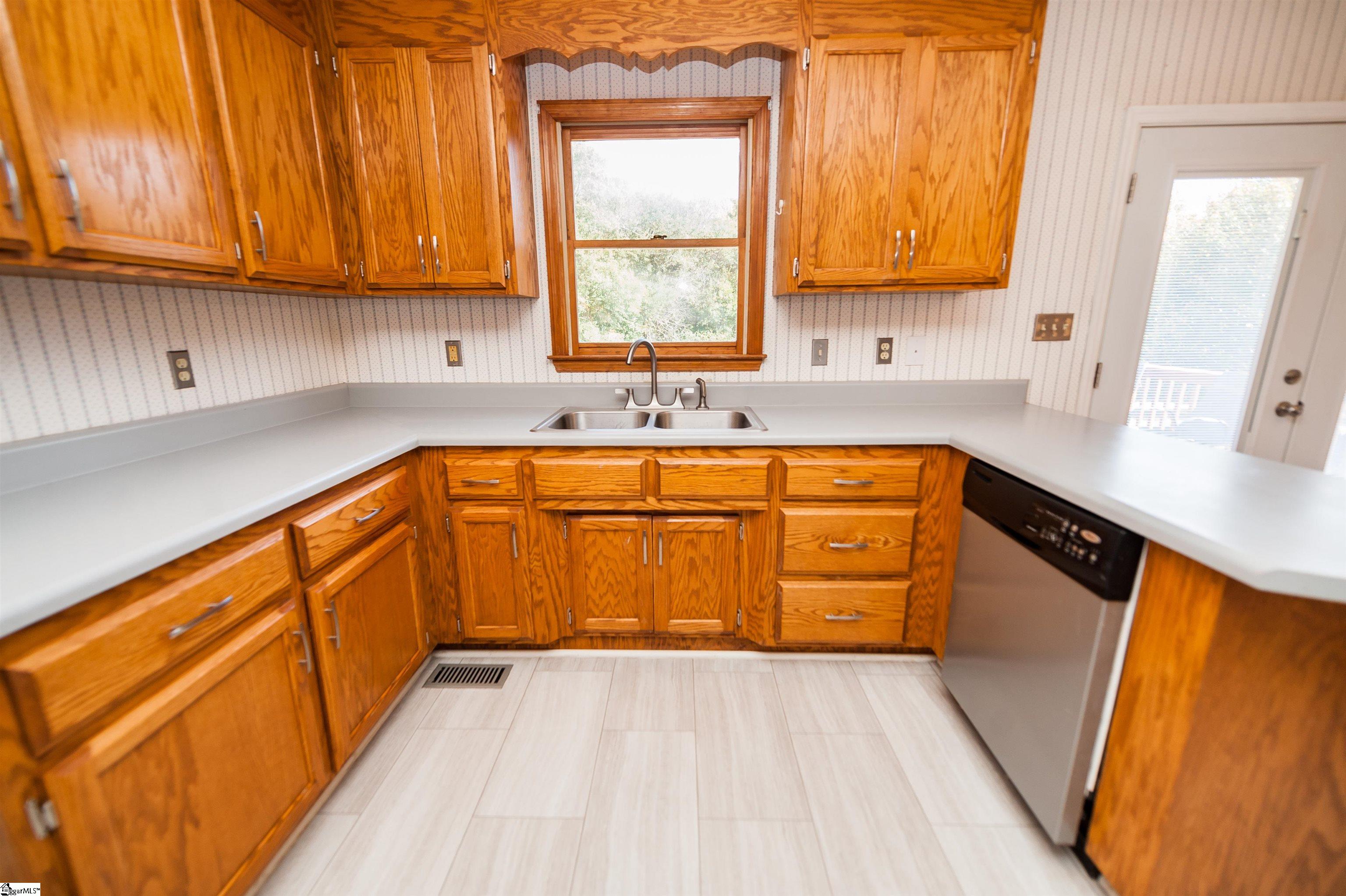 21 Quail Meadows Run Inman, SC 29349 - Photo 8 of 29