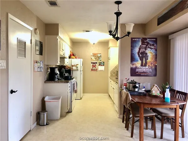 $400 | 2503 Sumter Drive, College Station, TX 77845