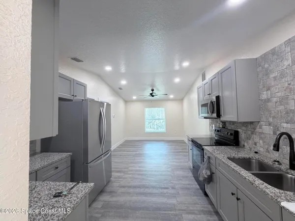 $1,800 | 1153 Carlton Drive, Unit B, Melbourne, FL 32935