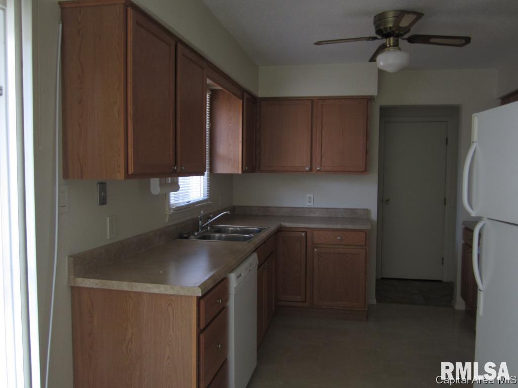 517 Sattley Street Rochester, IL 62563 - Photo 5 of 22