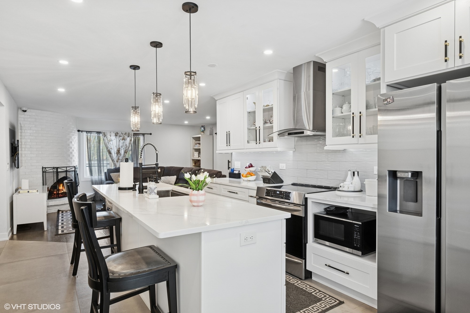 1045 Green Bay Road Lake Bluff, IL 60044 - Photo 11 of 22 a kitchen that has a lot of cabinets in it and appliances