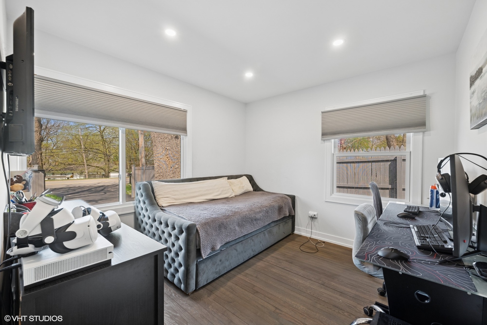 1045 Green Bay Road Lake Bluff, IL 60044 - Photo 20 of 22 a bedroom with a bed window and a desk