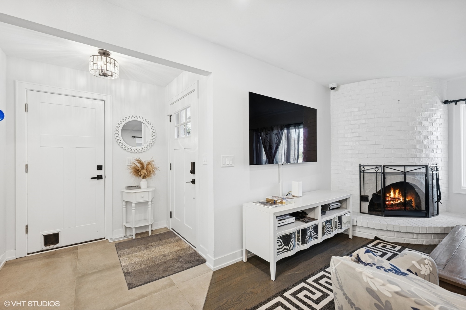 1045 Green Bay Road Lake Bluff, IL 60044 - Photo 21 of 22 a living room with furniture and a flat screen tv