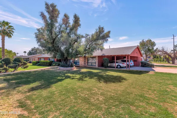 $960,000 | 301 East McLellan Boulevard, Phoenix, AZ 85014