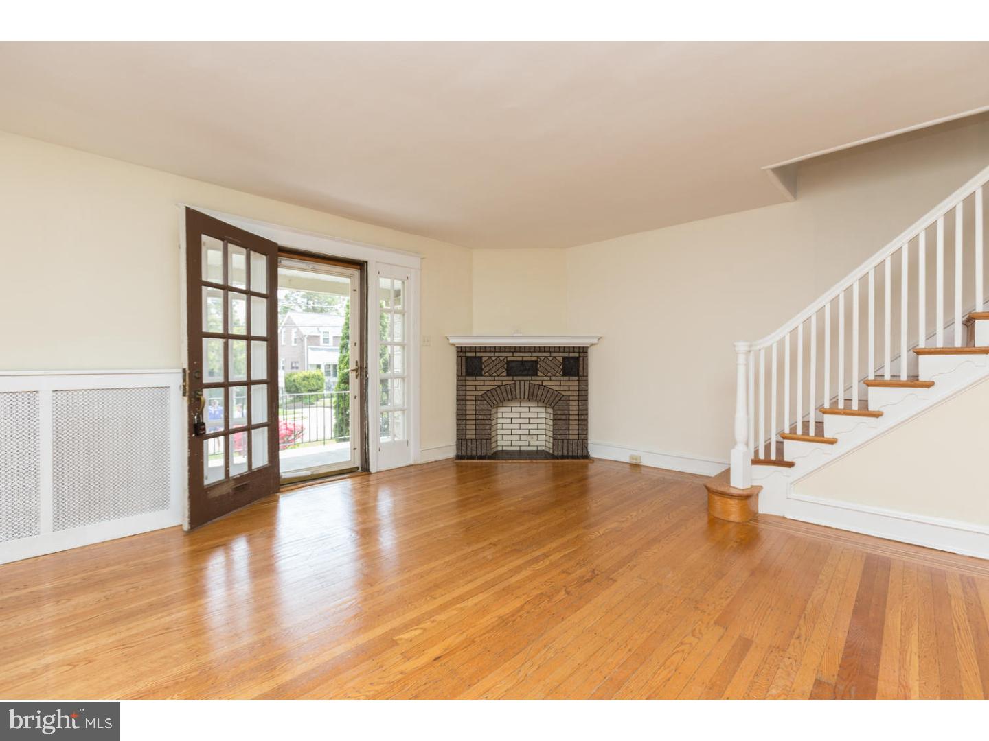 160 Upland Road Havertown, PA 19083 - Photo 24 of 25 Living Room