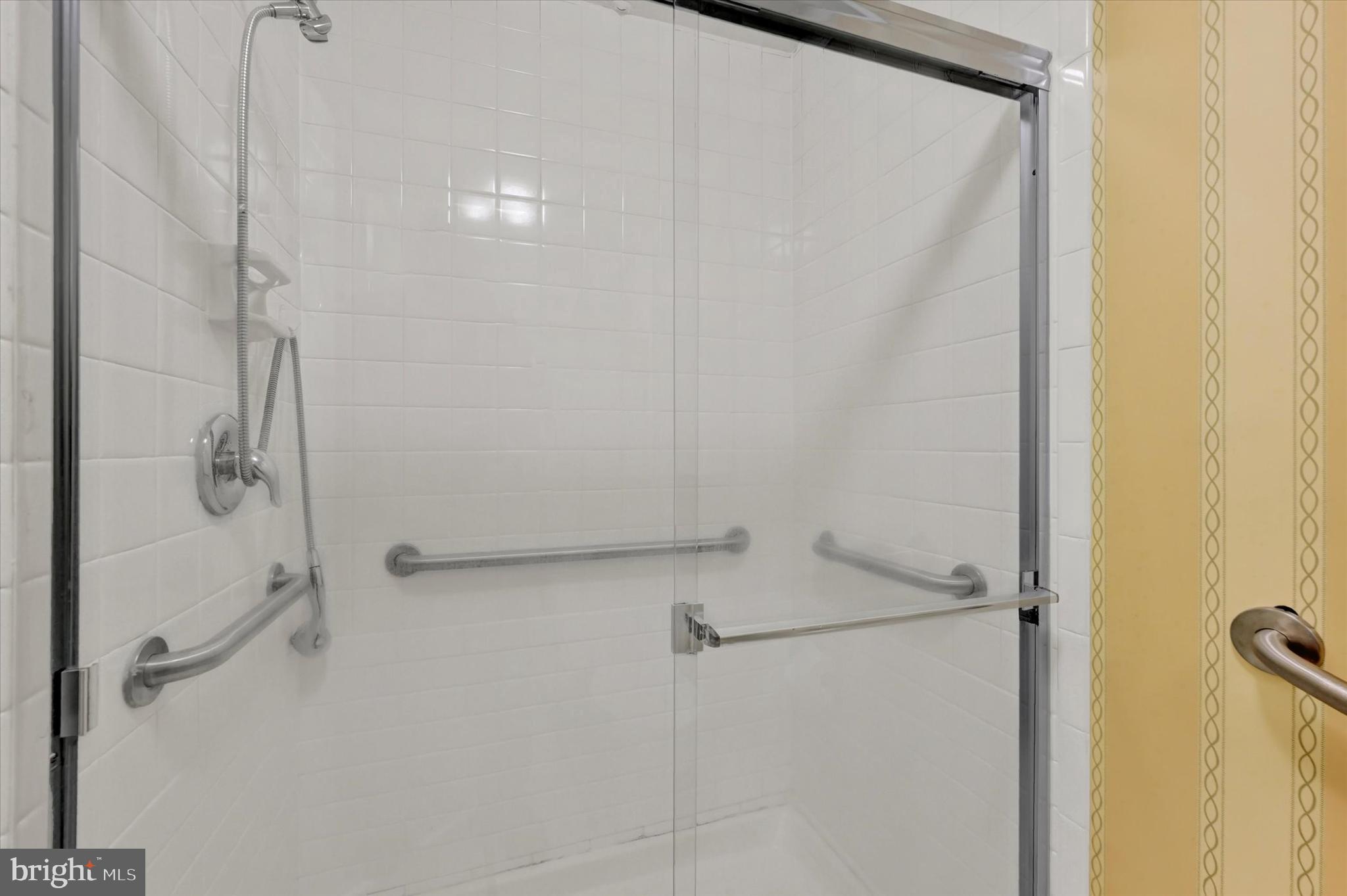 25 Tanner Court, Unit H Baltimore, MD 21208 - Photo 21 of 29 a bathroom with a shower