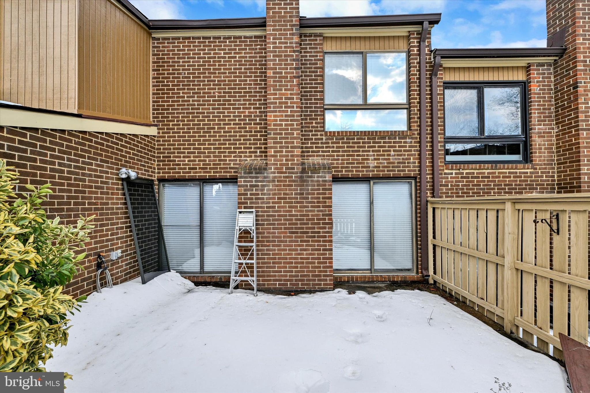 25 Tanner Court, Unit H Baltimore, MD 21208 - Photo 27 of 29 a view of house and front door