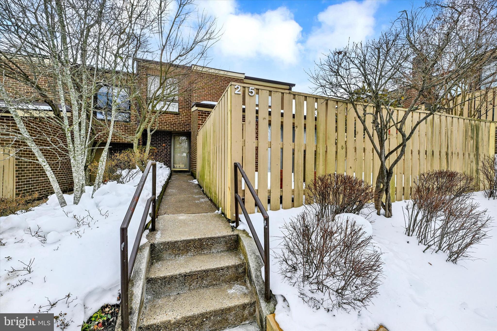 25 Tanner Court, Unit H Baltimore, MD 21208 - Photo 29 of 29 a view of outdoor space yard and deck