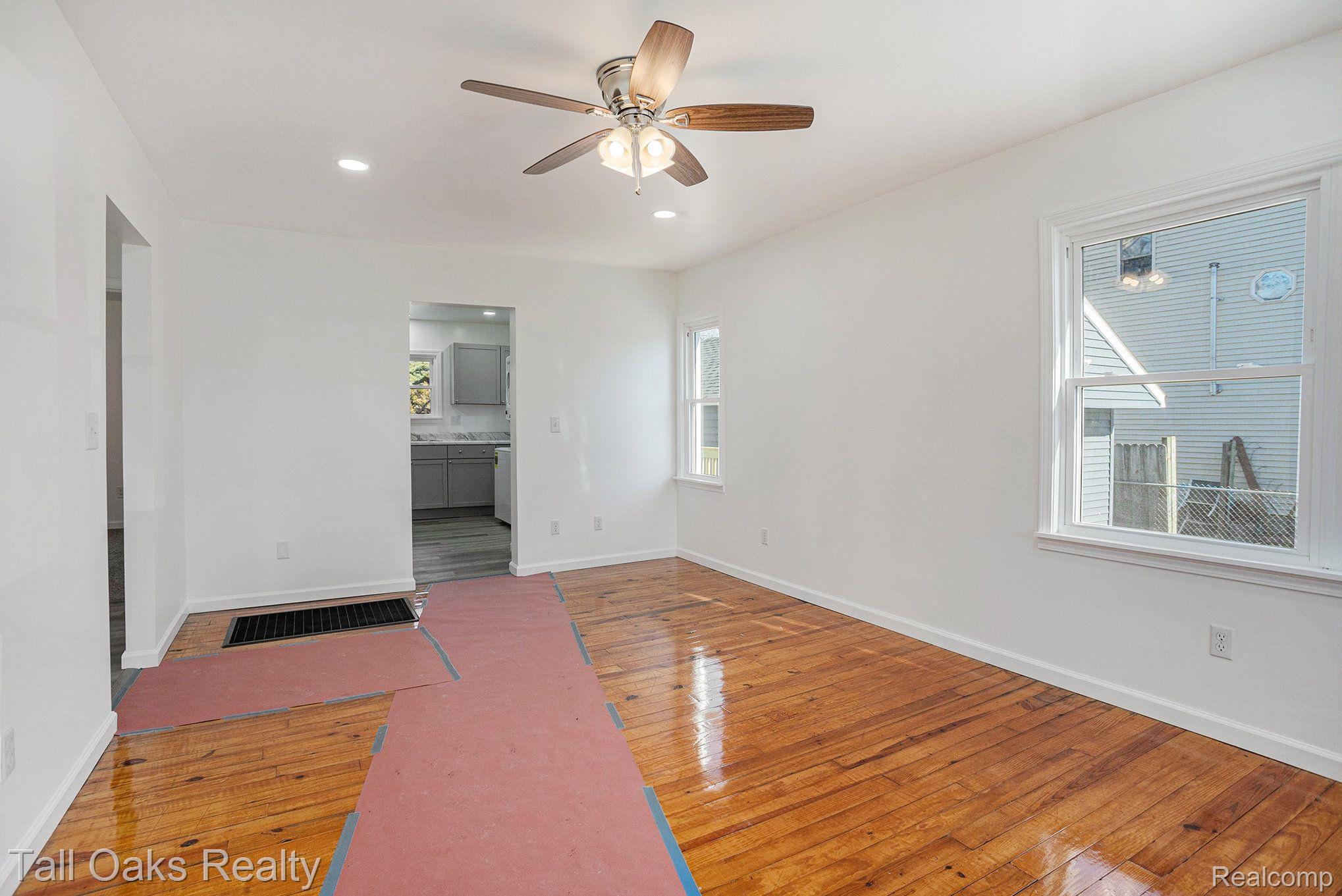 3429 Cramer Road Bay City, MI 48706 - Photo 7 of 16 Gallery Image 7