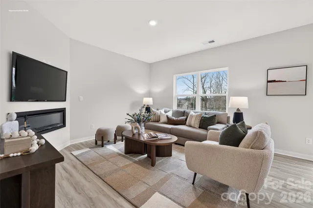 $381,090 | 760 14th Ave Court Northeast, Hickory, NC 28601