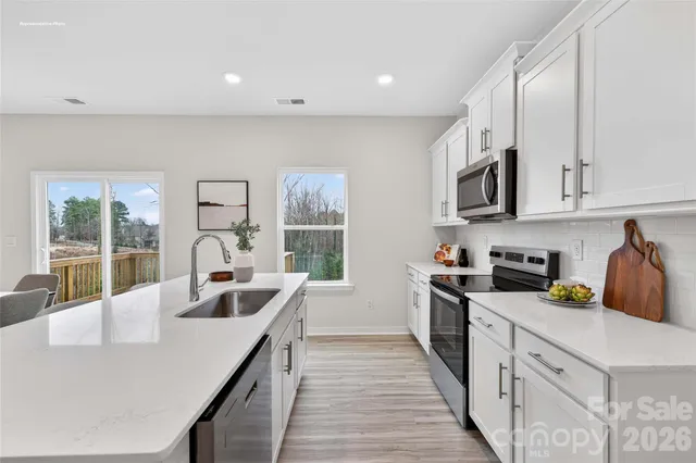 $381,090 | 760 14th Ave Court Northeast, Hickory, NC 28601