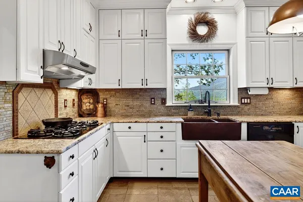 $1,450,000 | 1059 Bryant Mountain Road, Roseland, VA 22967