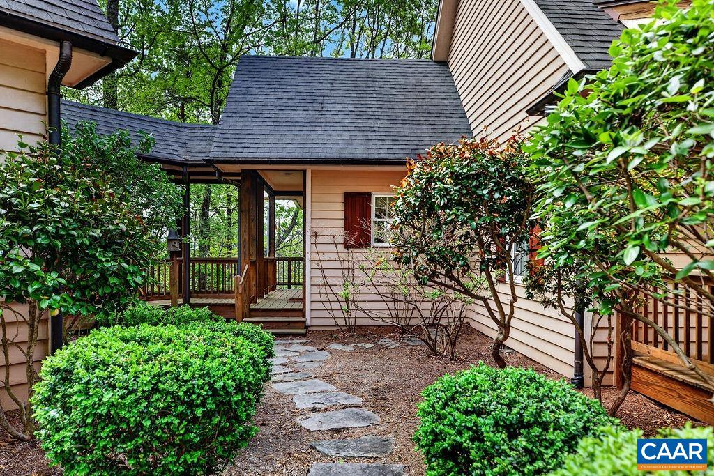 1059 Bryant Mountain Road Roseland, VA 22967 - Photo 4 of 58