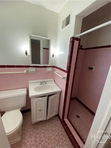 $1,850 | 3605 Bull Street, Unit 2, Savannah, GA 31405