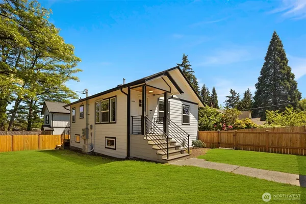 $710,000 | 11558 Fremont Avenue North, Seattle, WA 98133