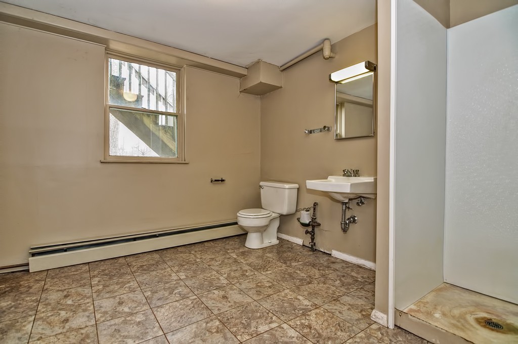 80 Goldthwaite Road Northbridge, MA 01588 - Photo 19 of 28 a bathroom with a toilet