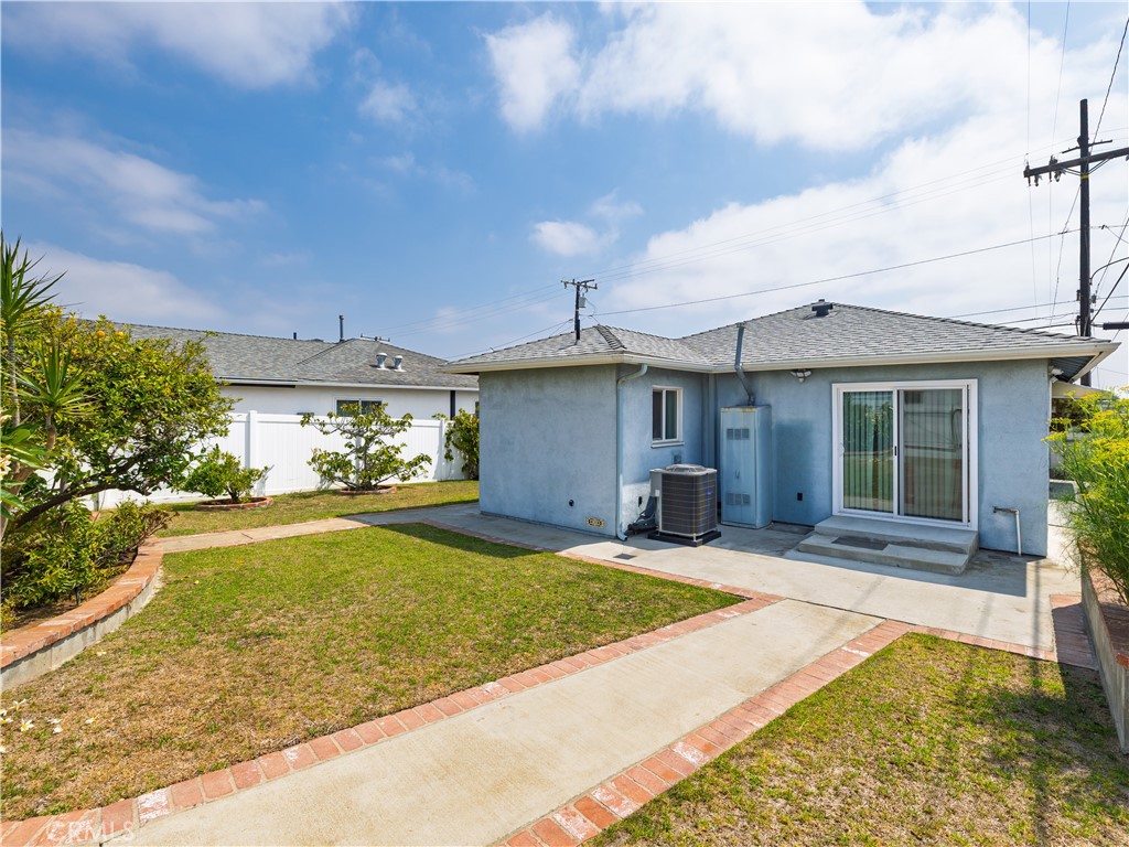 931 Hillcrest Street El Segundo, CA 90245 - Photo 13 of 17