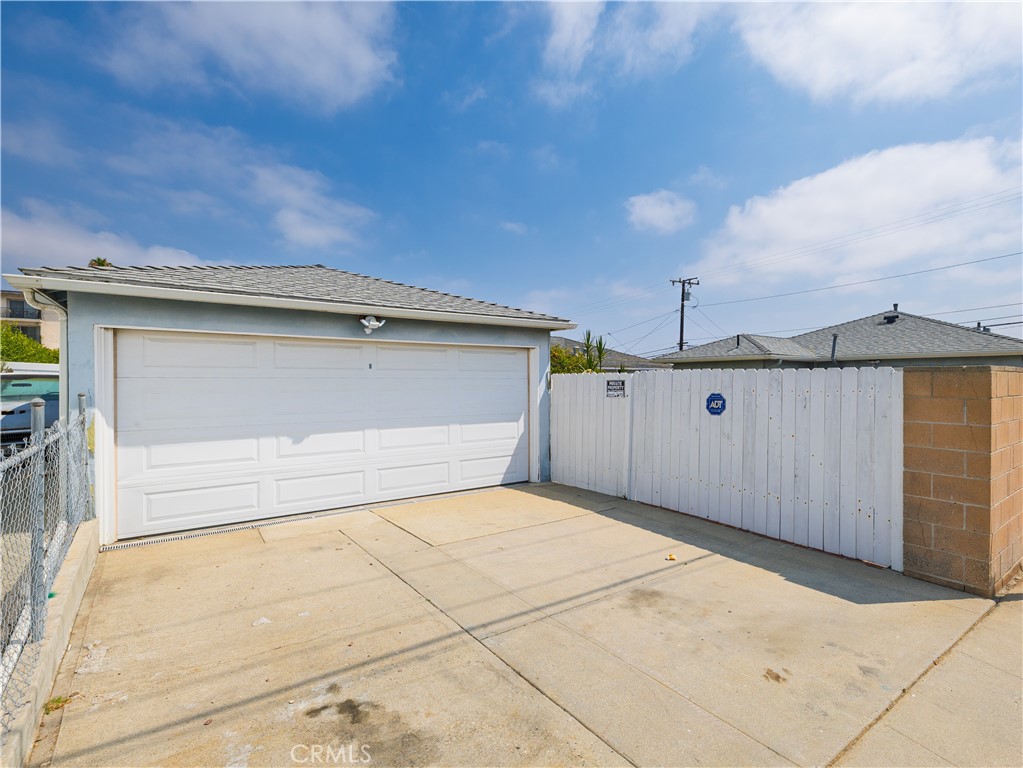 931 Hillcrest Street El Segundo, CA 90245 - Photo 15 of 17