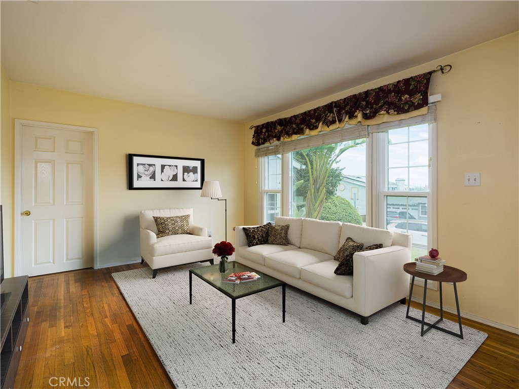 931 Hillcrest Street El Segundo, CA 90245 - Photo 2 of 17