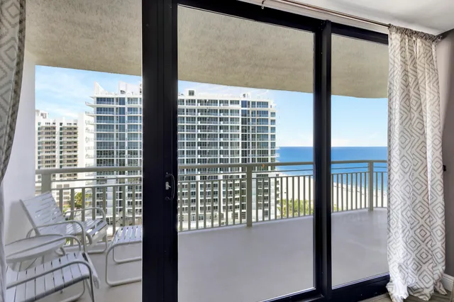 $649,000 | 3000 North Ocean Drive, Unit 17B, Singer Island, FL 33404