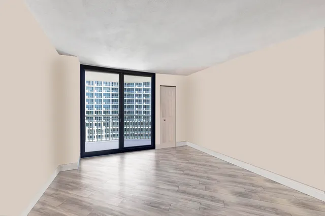 $649,000 | 3000 North Ocean Drive, Unit 17B, Singer Island, FL 33404