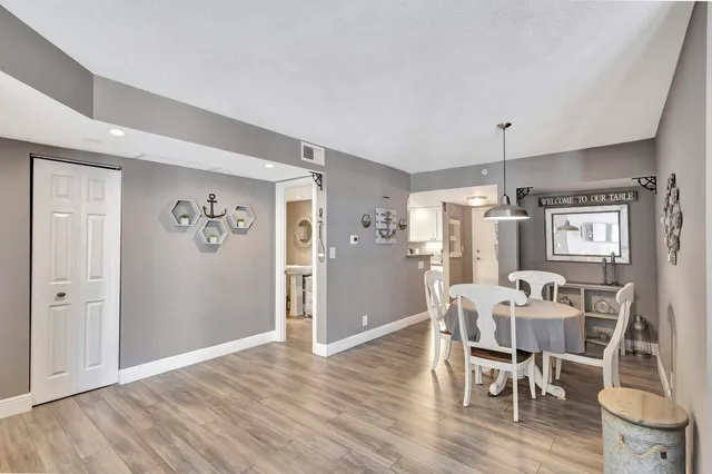 $649,000 | 3000 North Ocean Drive, Unit 17B, Singer Island, FL 33404