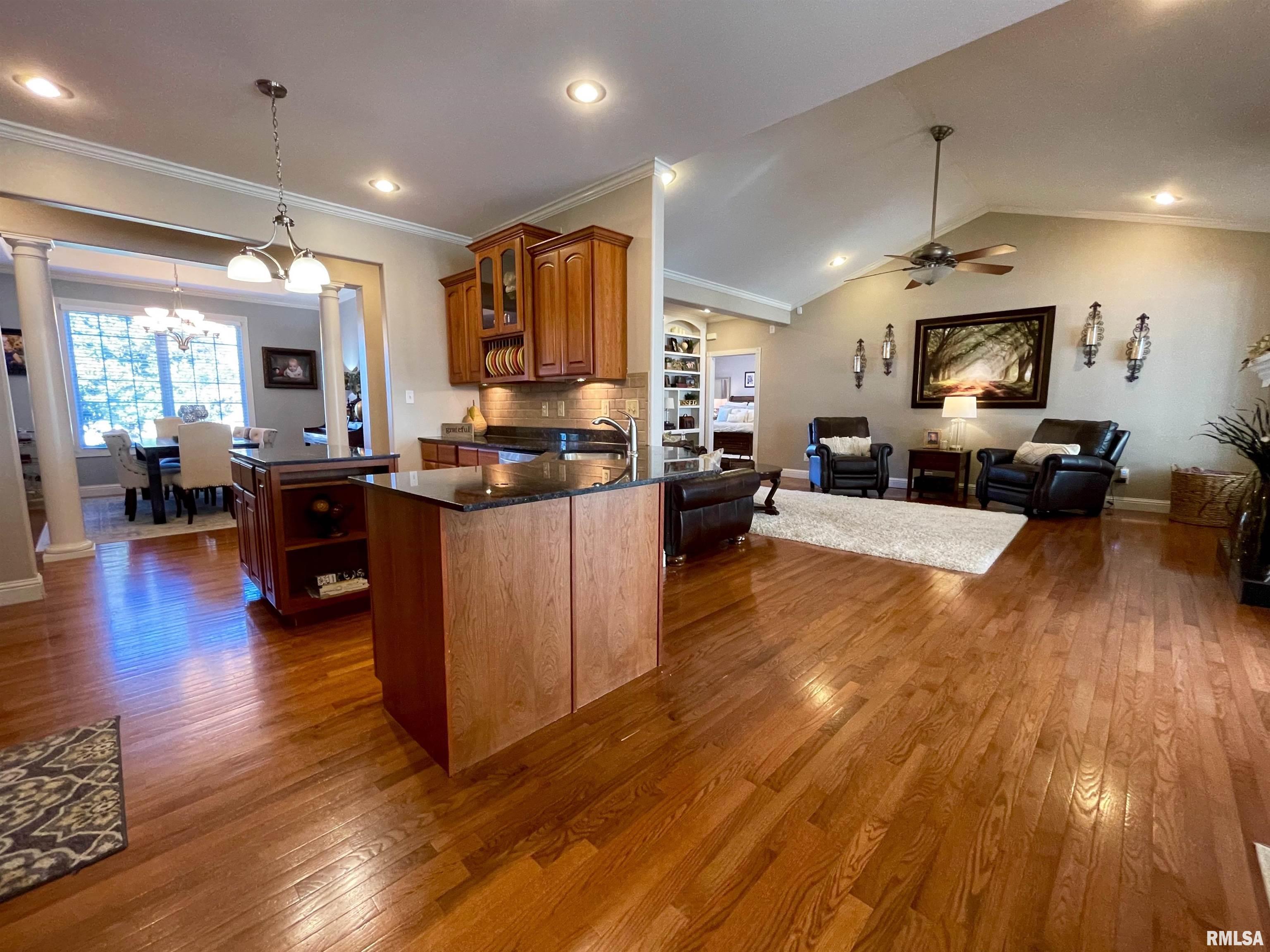 422 Bainbridge Road Marion, IL 62959 - Photo 7 of 28 Gallery Image 7