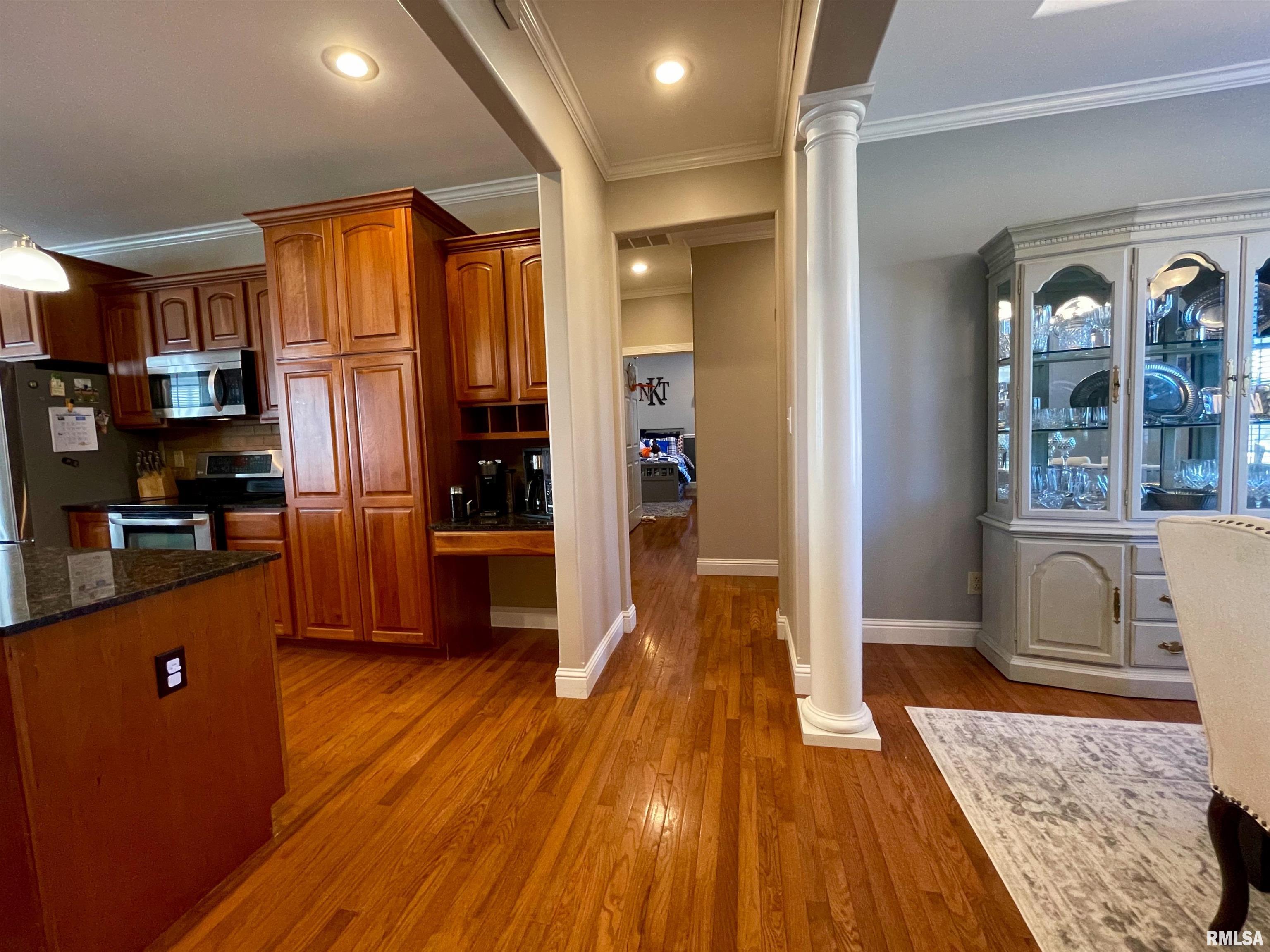 422 Bainbridge Road Marion, IL 62959 - Photo 8 of 28 Gallery Image 8