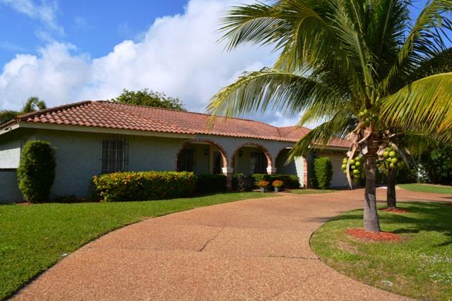 949 Marble Way Boca Raton, FL 33432 - Photo 3 of 15 2015-11-30 14.28.24