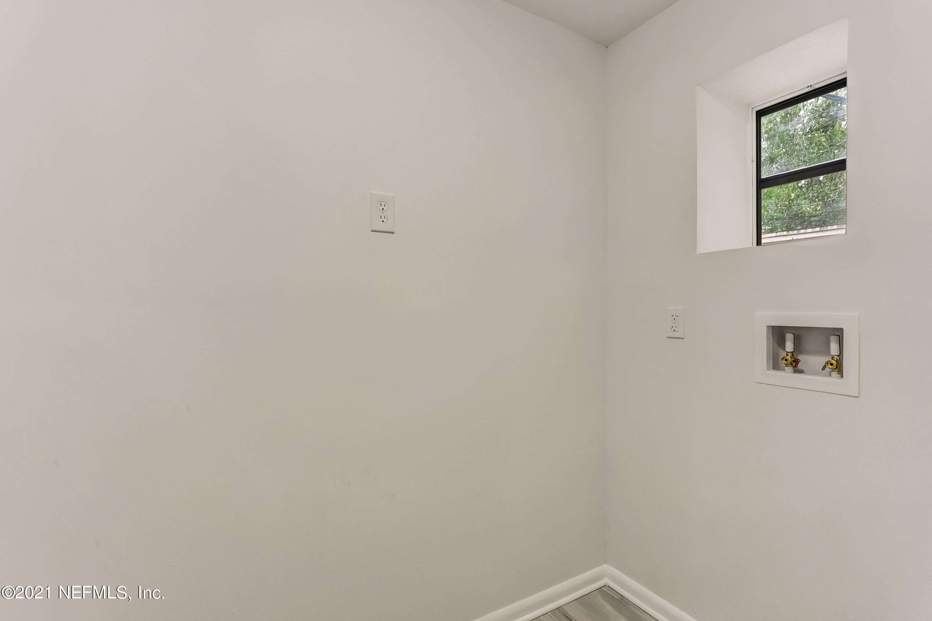 7426 Darwood Road Jacksonville, FL 32211 - Photo 33 of 40 Laundry Room