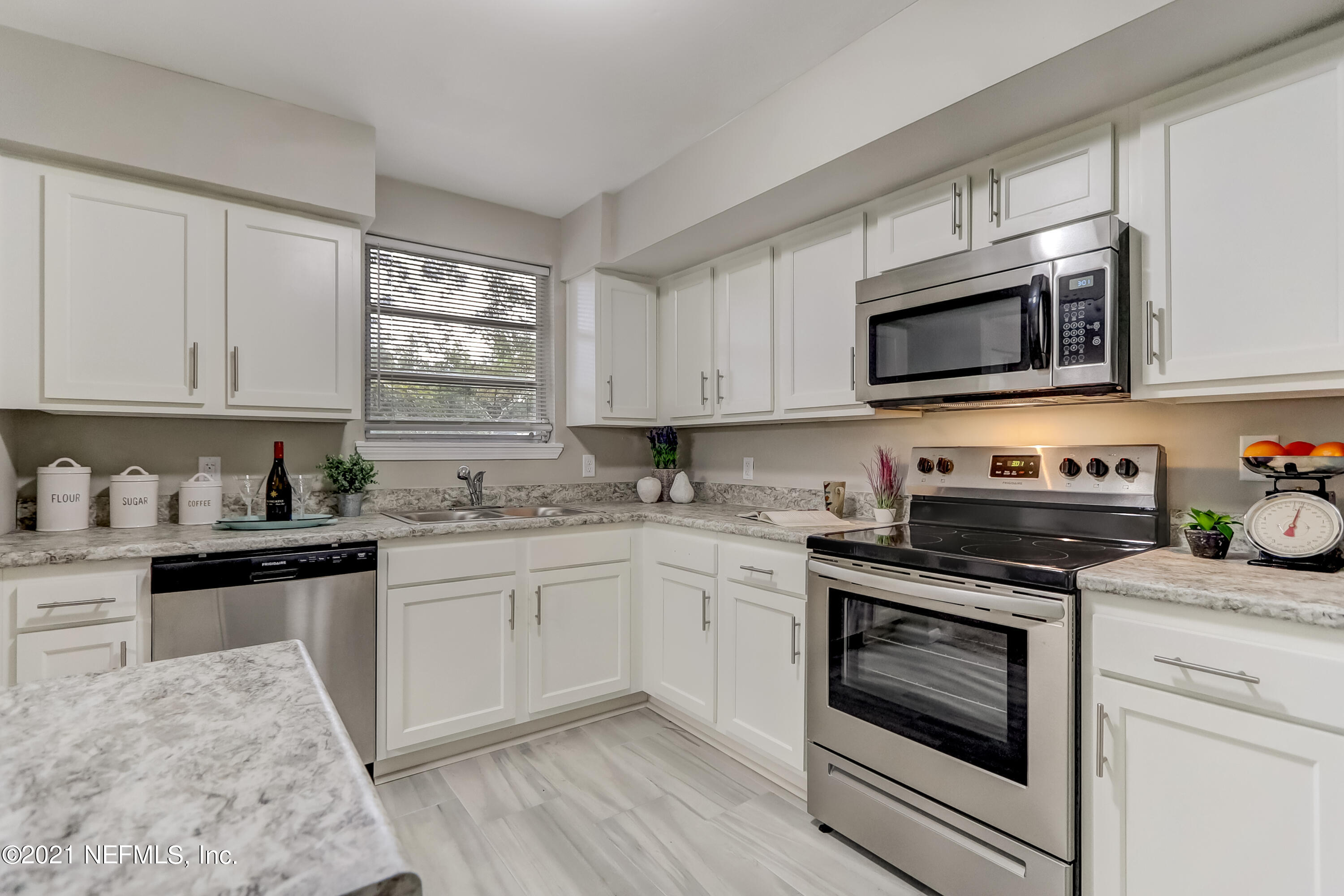 7426 Darwood Road Jacksonville, FL 32211 - Photo 5 of 40 Kitchen