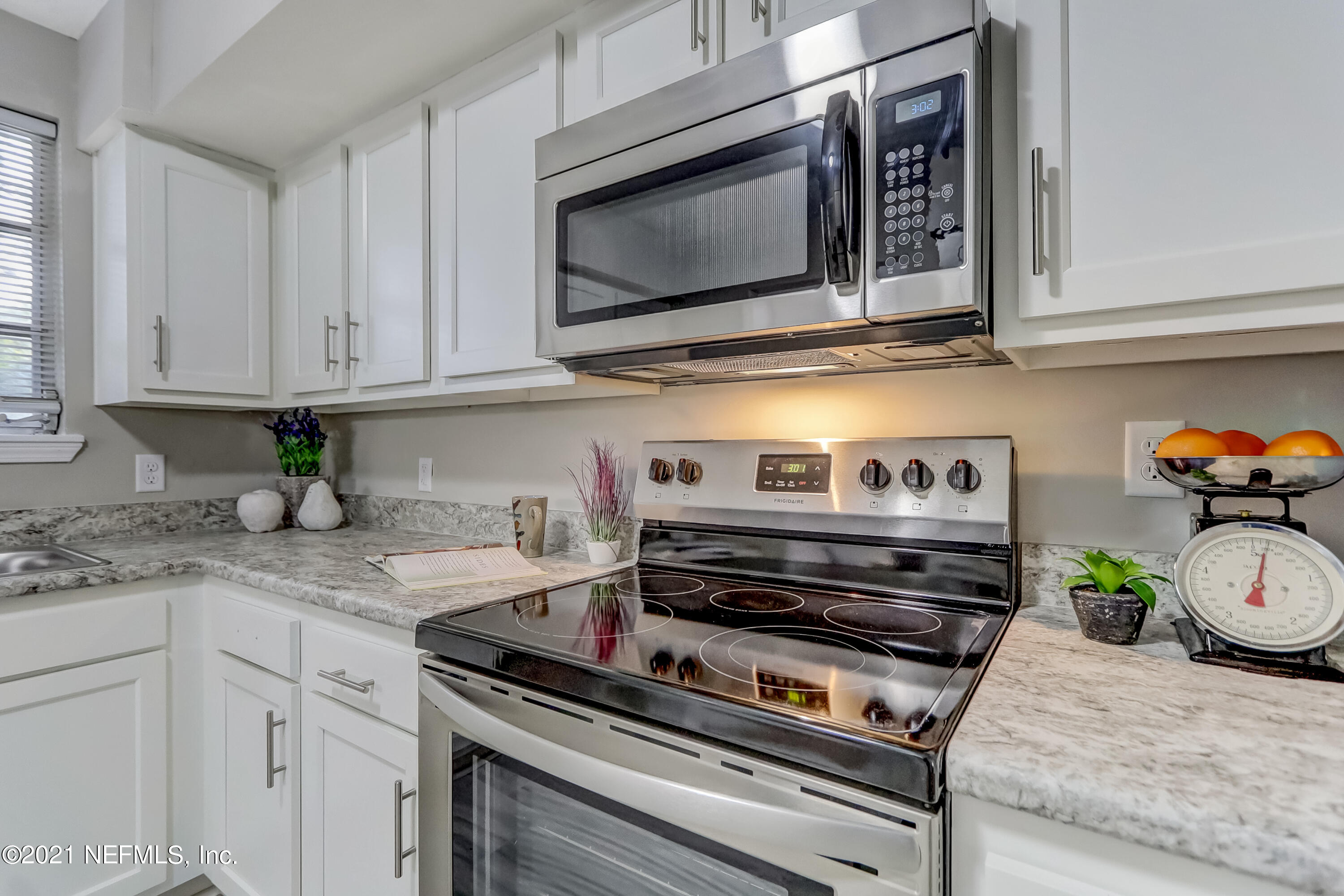 7426 Darwood Road Jacksonville, FL 32211 - Photo 8 of 40 Kitchen